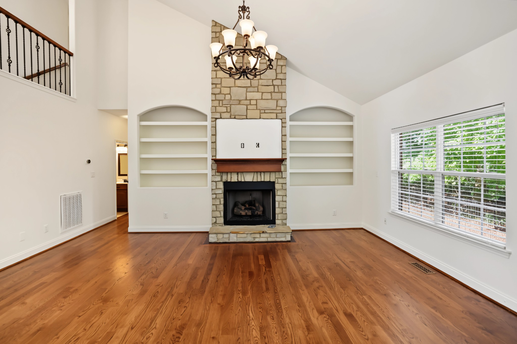 1002 Glessner Dr Property Photo 34