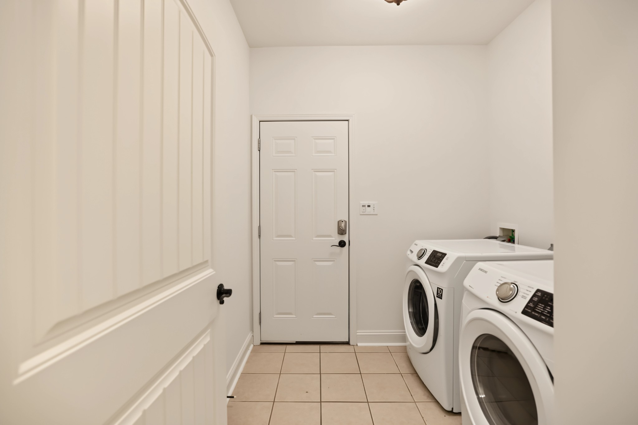 1002 Glessner Dr Property Photo 40