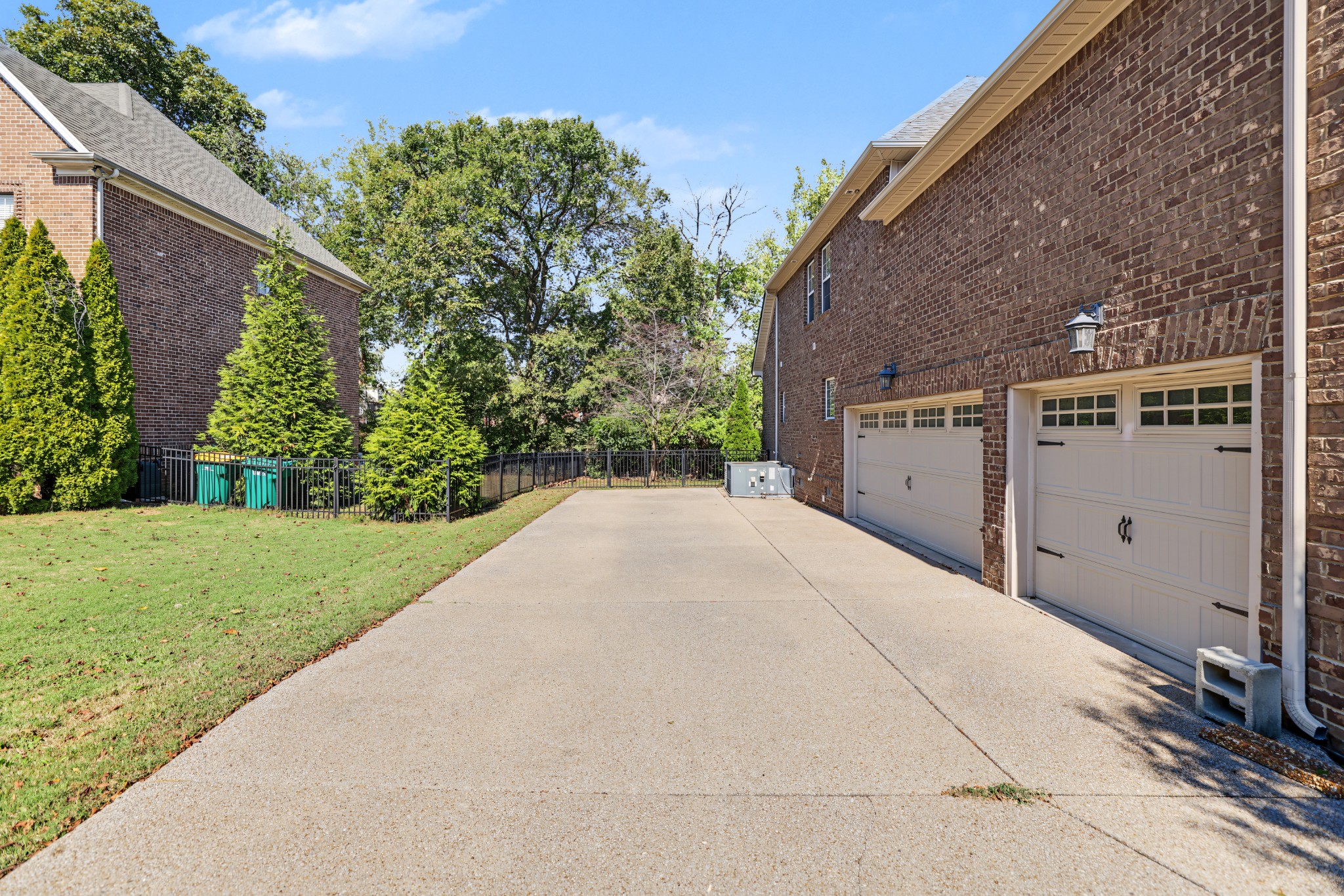 1002 Glessner Dr Property Photo 79