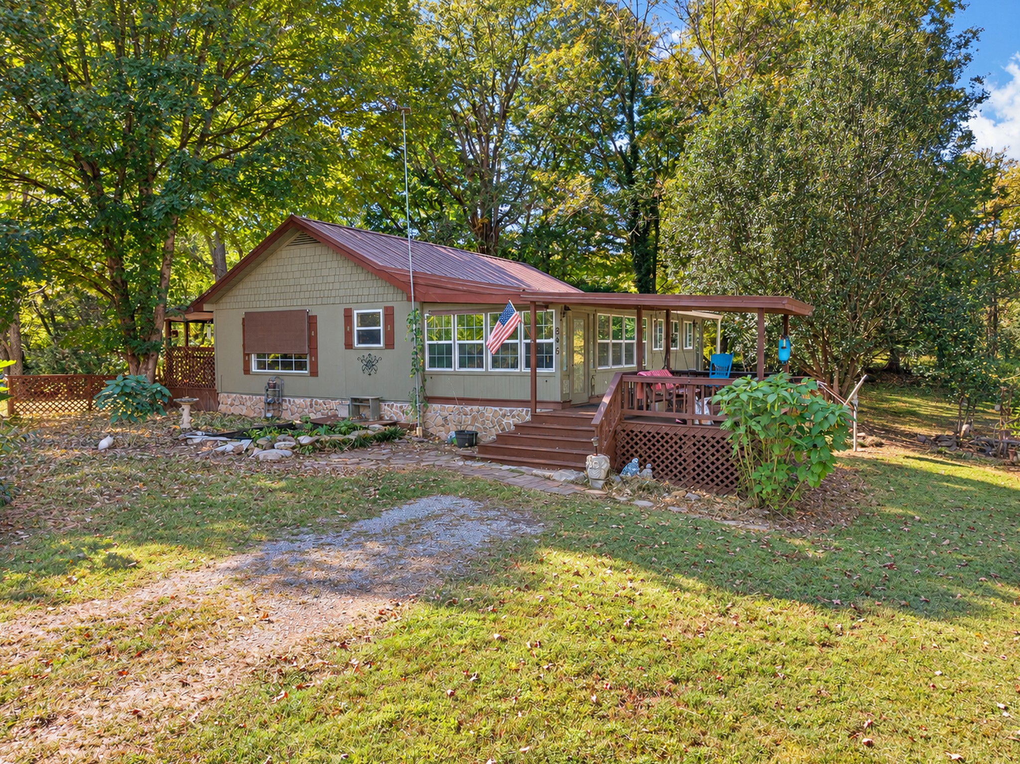 806 Case Rd Property Photo 1
