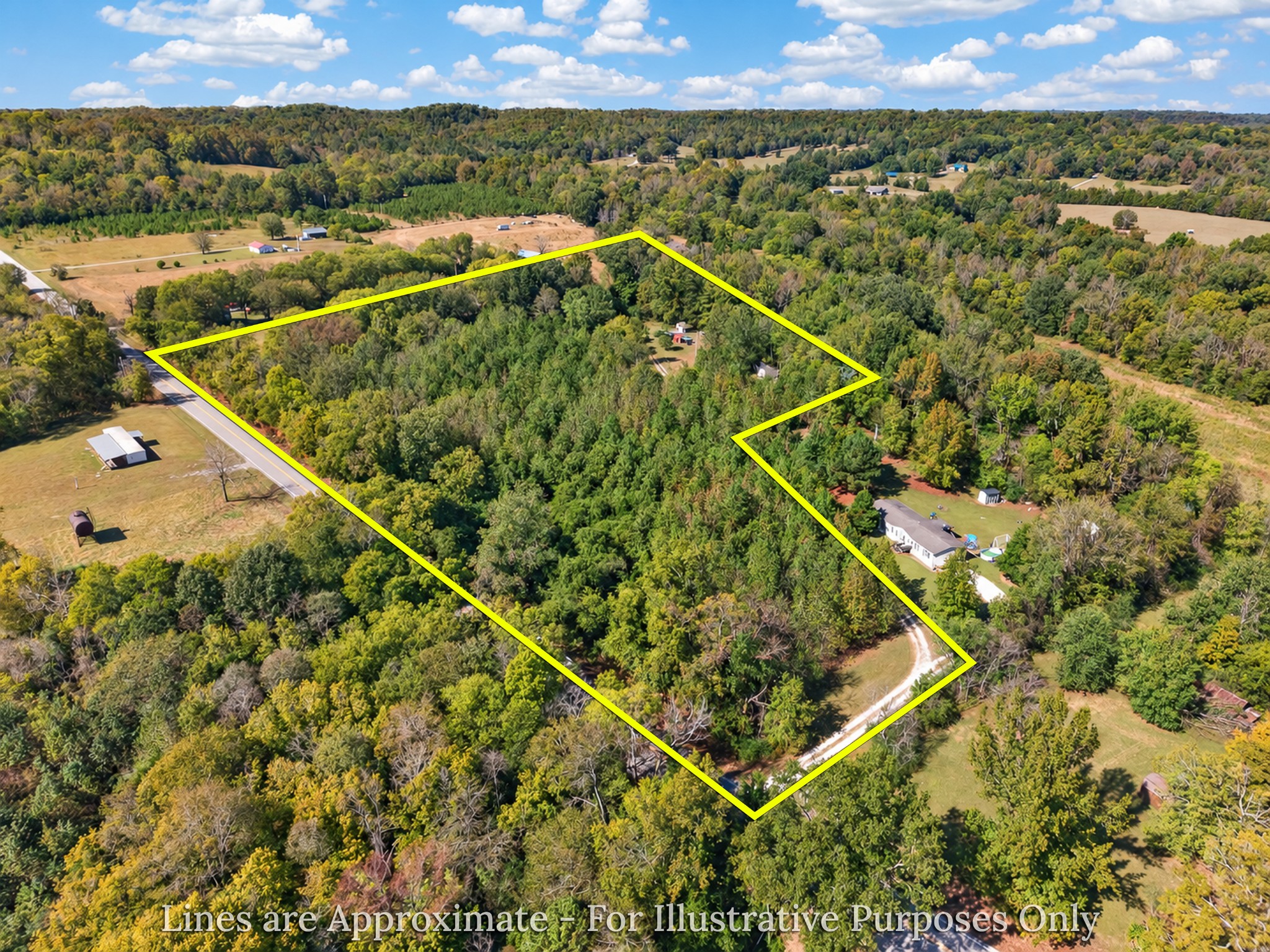 806 Case Rd Property Photo 3