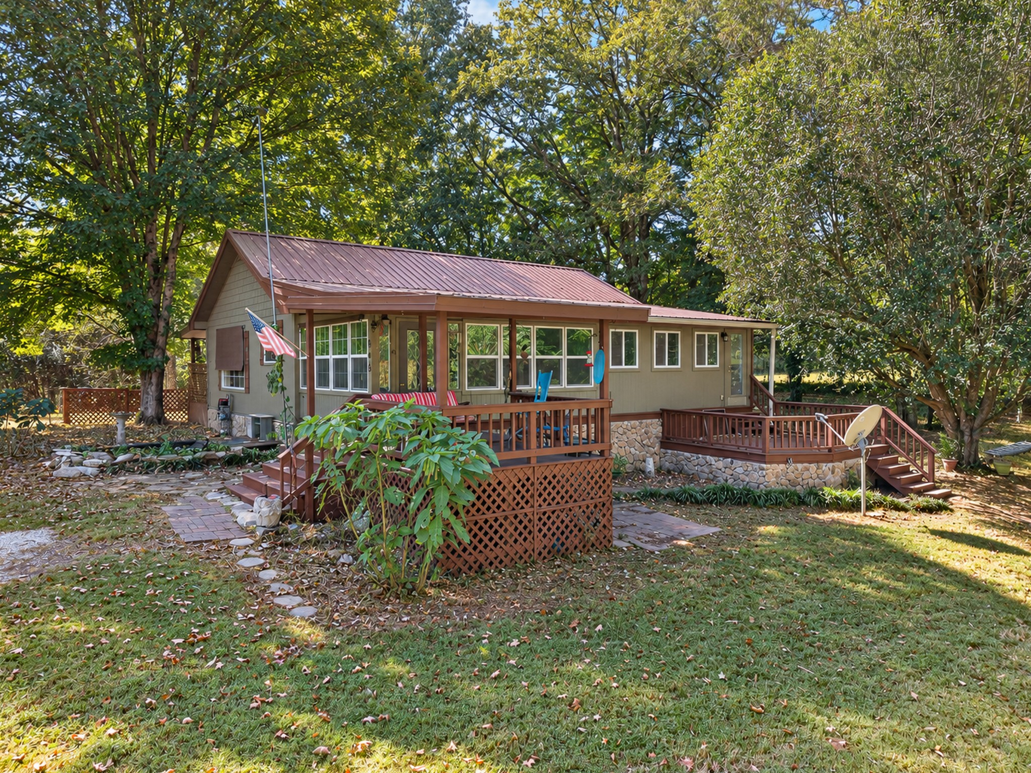 806 Case Rd Property Photo 4