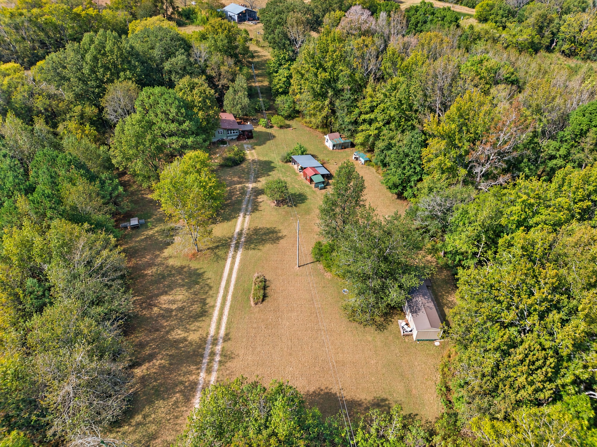 806 Case Rd Property Photo 5