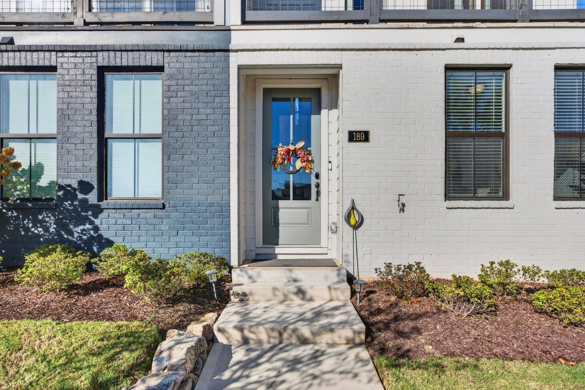 189 Peerless Avenue Property Photo 4