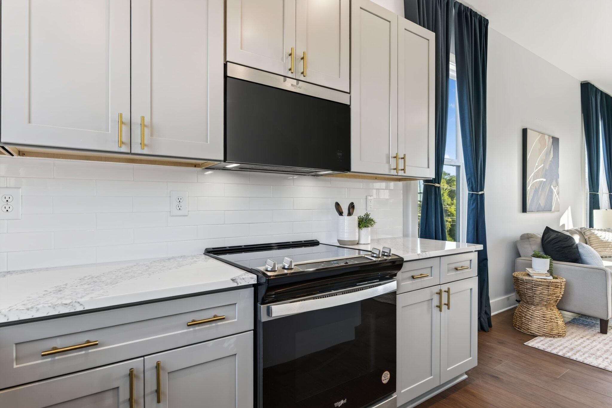 189 Peerless Avenue Property Photo 14