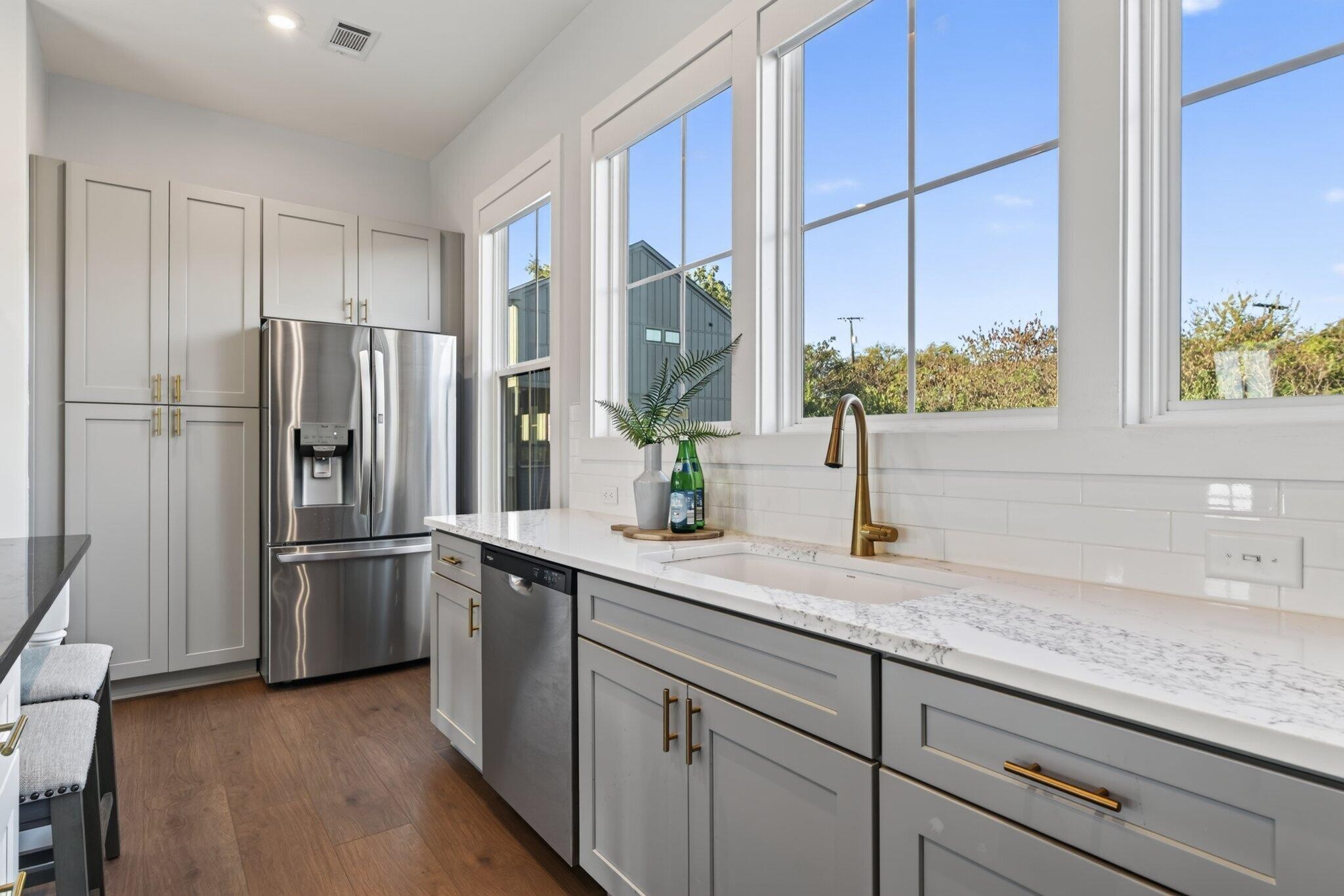 189 Peerless Avenue Property Photo 15