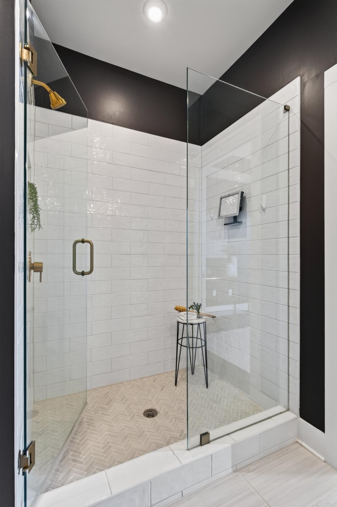189 Peerless Avenue Property Photo 29