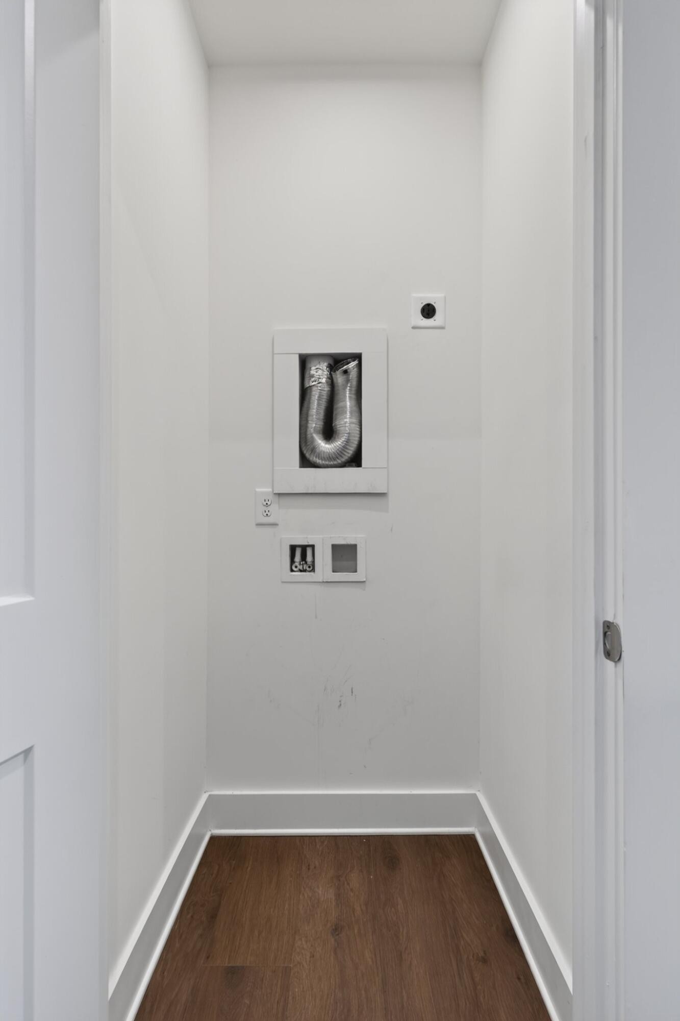 189 Peerless Avenue Property Photo 30