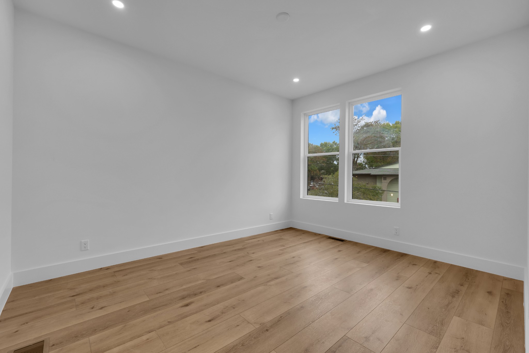 6663 Cabot Dr Property Photo 22