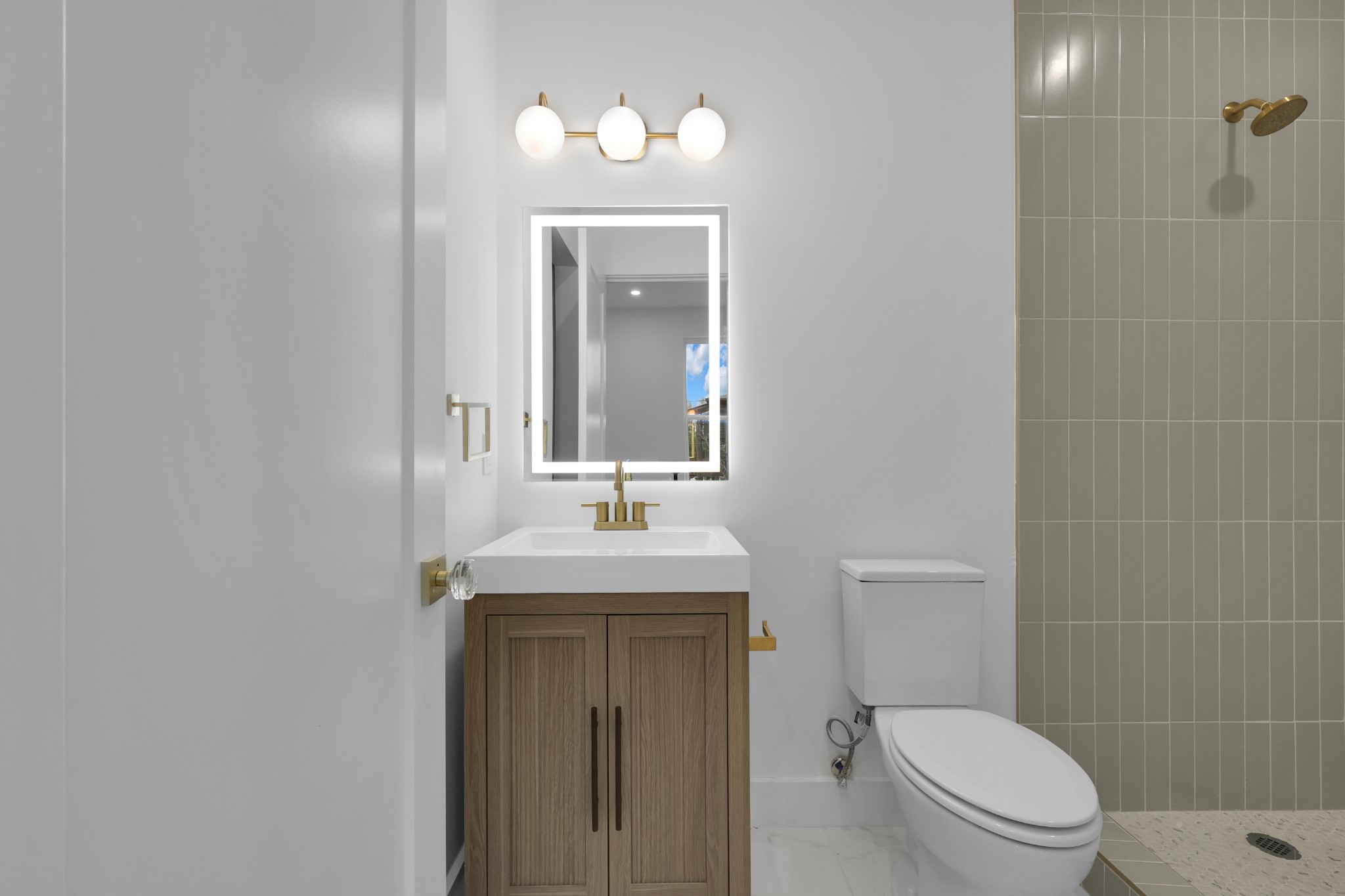6663 Cabot Dr Property Photo 24