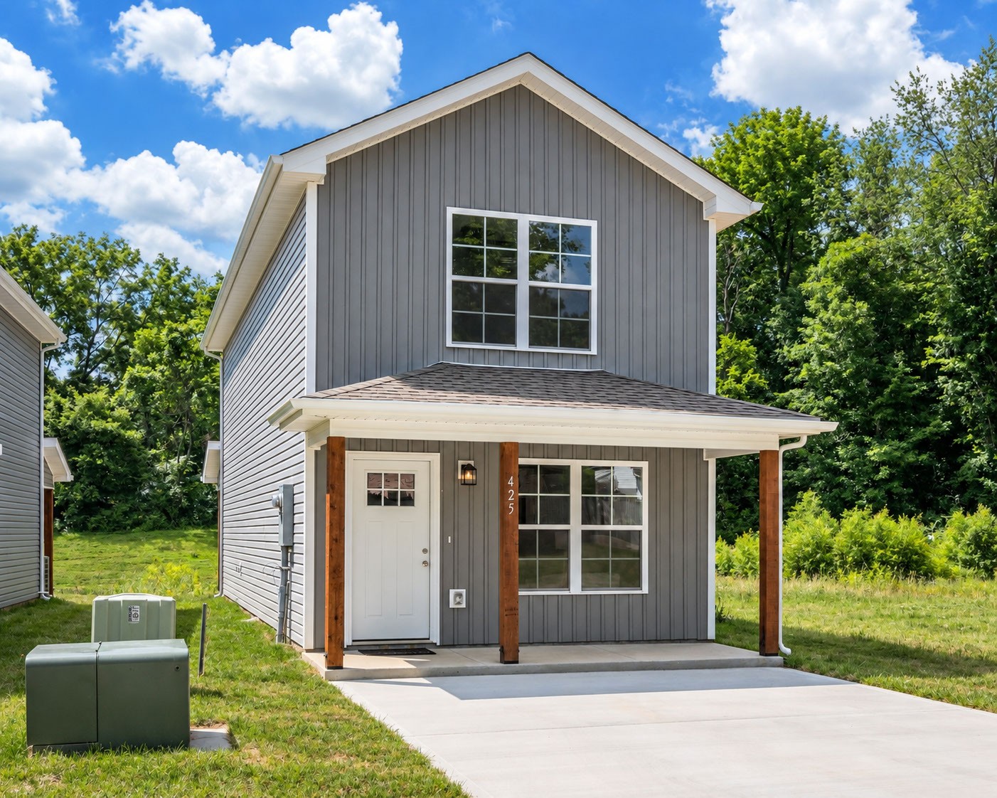 425 Via Drive Property Photo 1