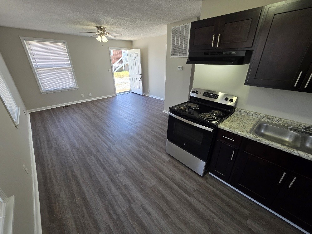 162 Welworth St Property Photo 3