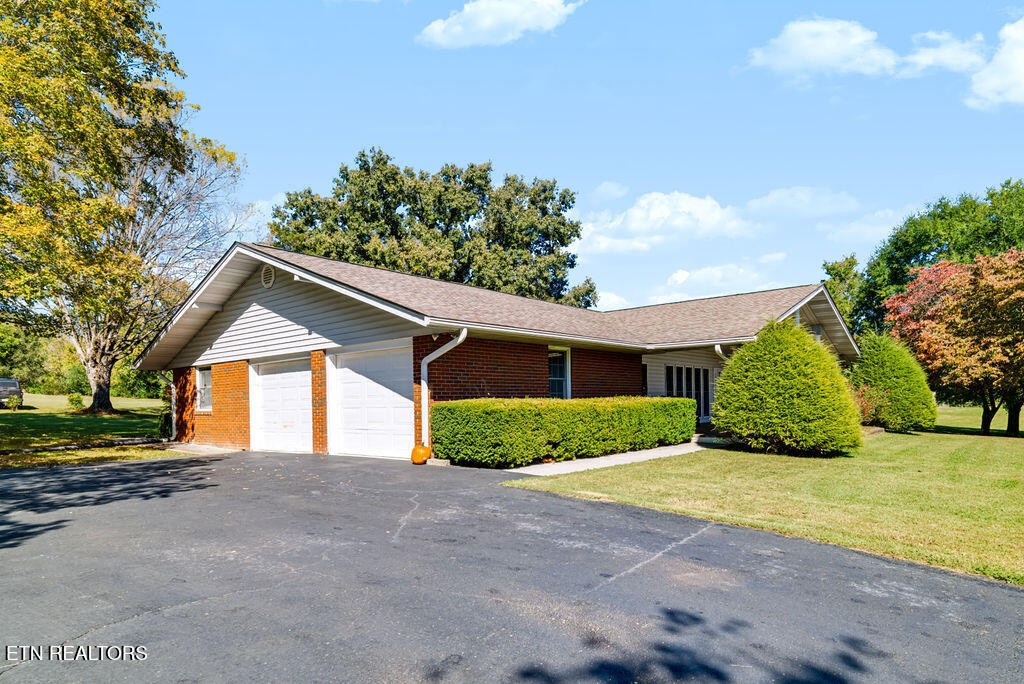 3114 Wearwood Drive Property Photo 5