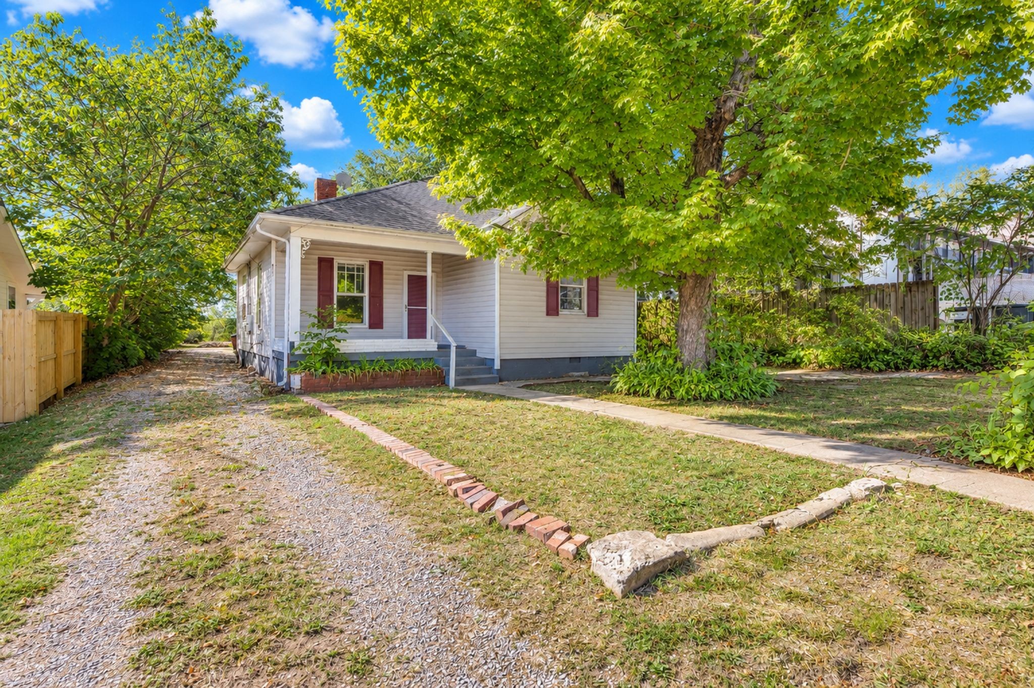 511 Veritas St Property Photo 4