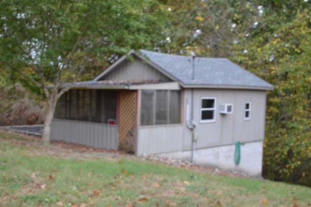 128 Cummins Ct Property Photo 2