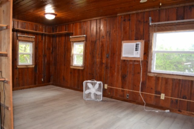 128 Cummins Ct Property Photo 5