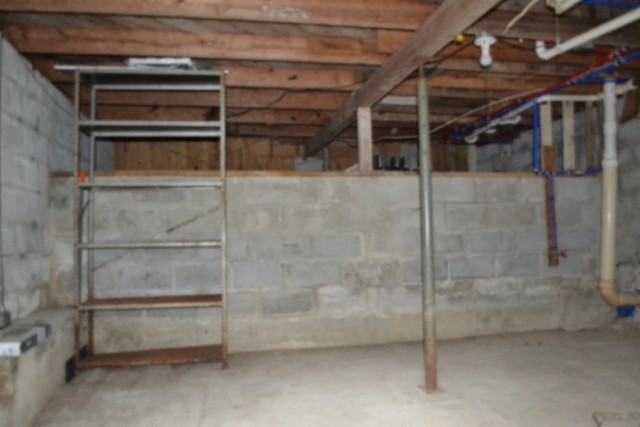 128 Cummins Ct Property Photo 8