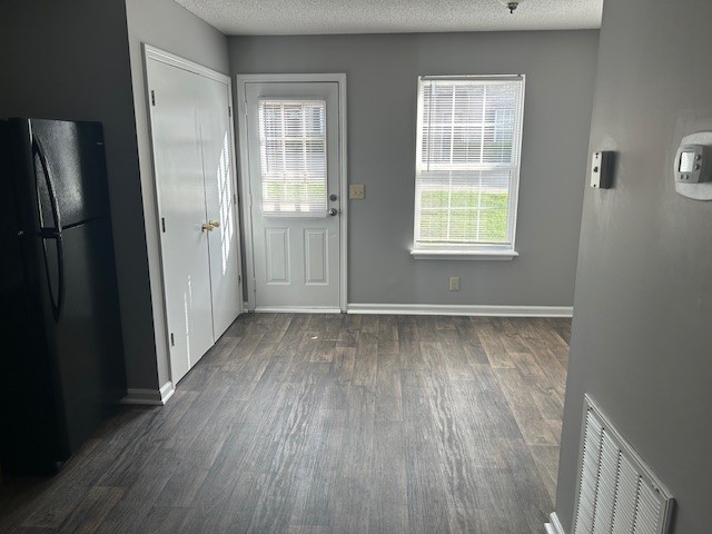 2327 Raleigh Ct Property Photo 2
