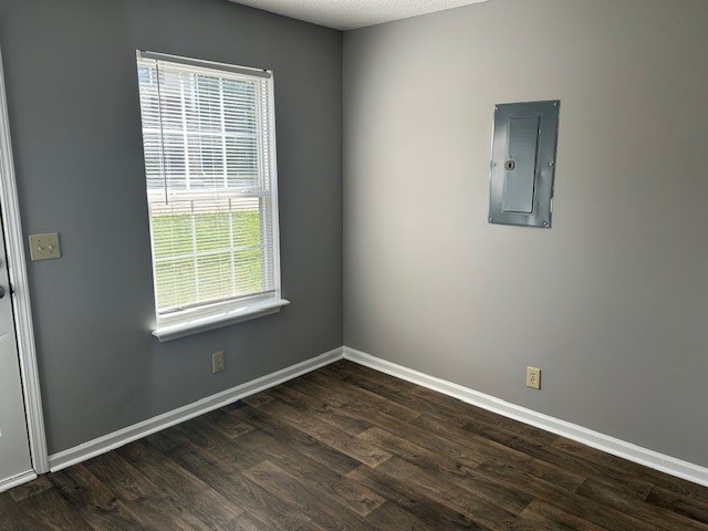 2327 Raleigh Ct Property Photo 4