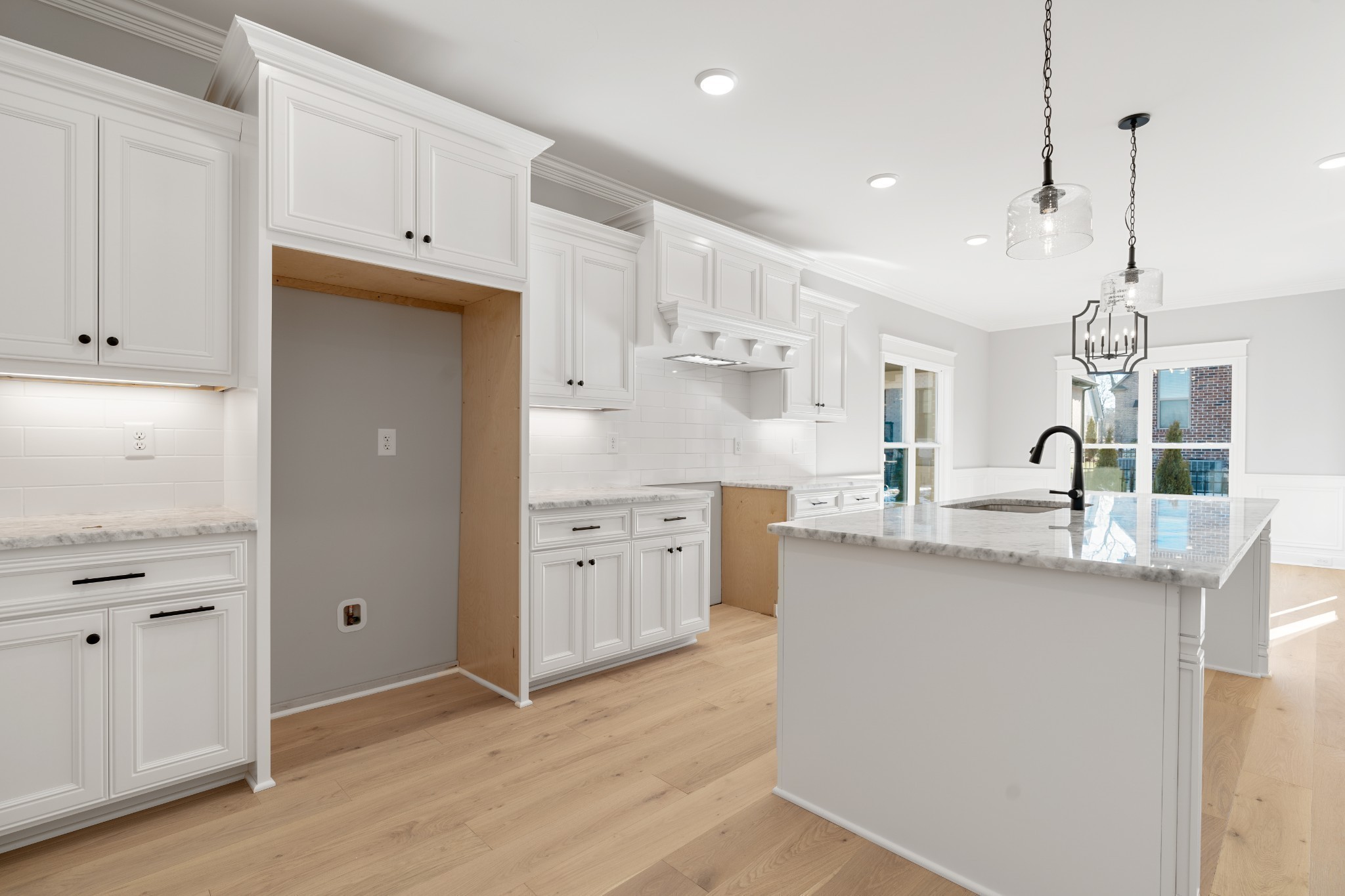 2020 Wt Chandler Blvd Property Photo 10