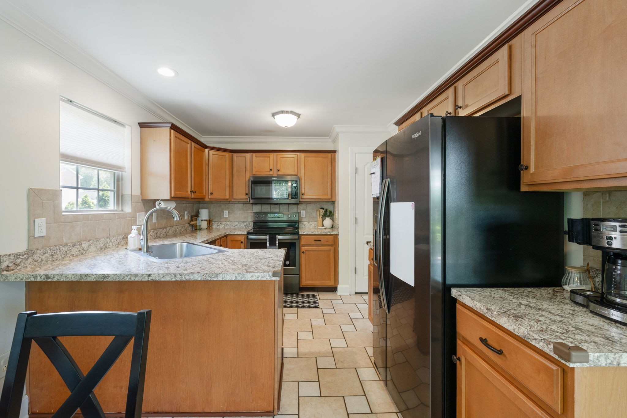 2521 Edinburgh Street Property Photo 10