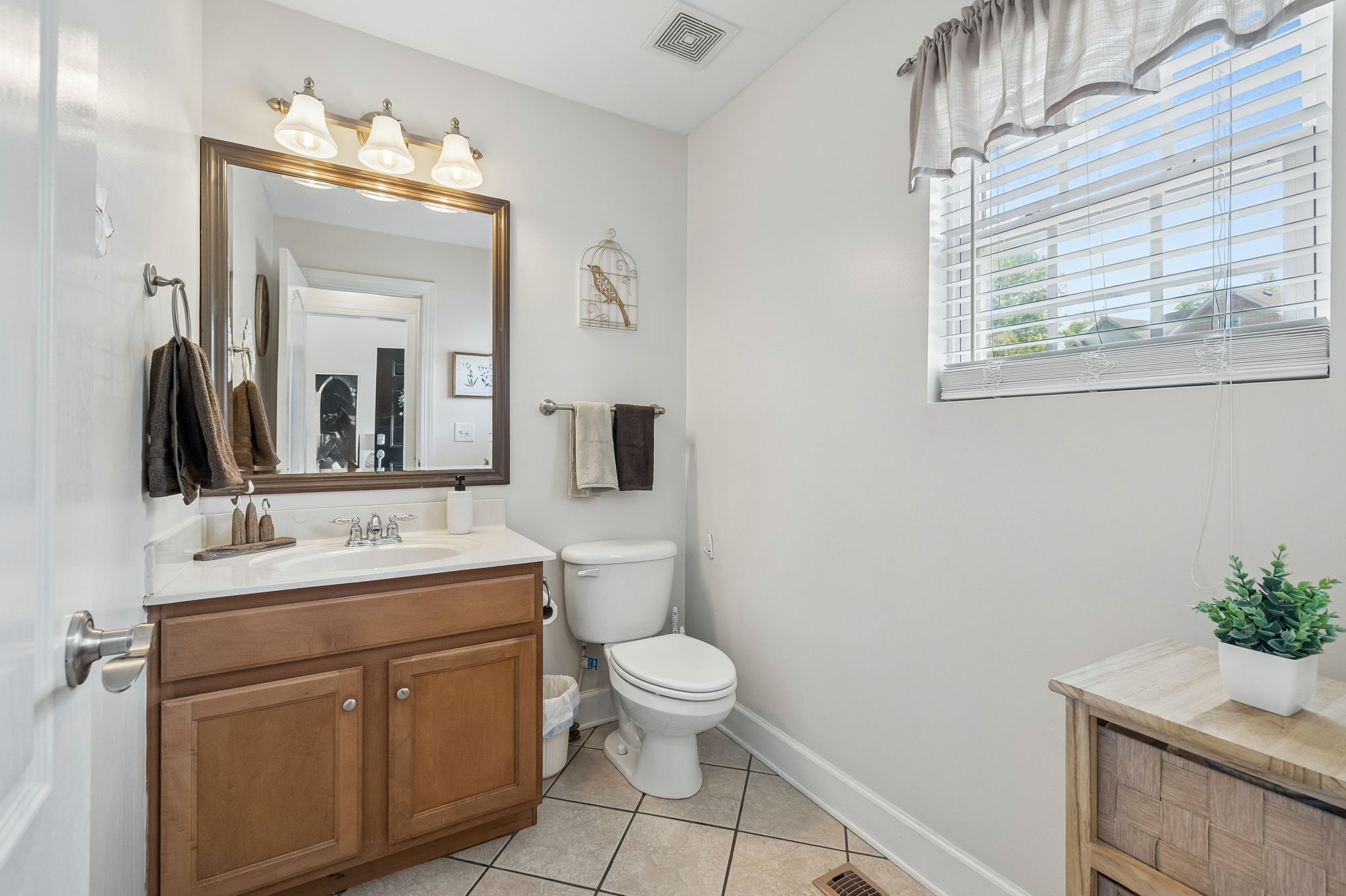 2521 Edinburgh Street Property Photo 13