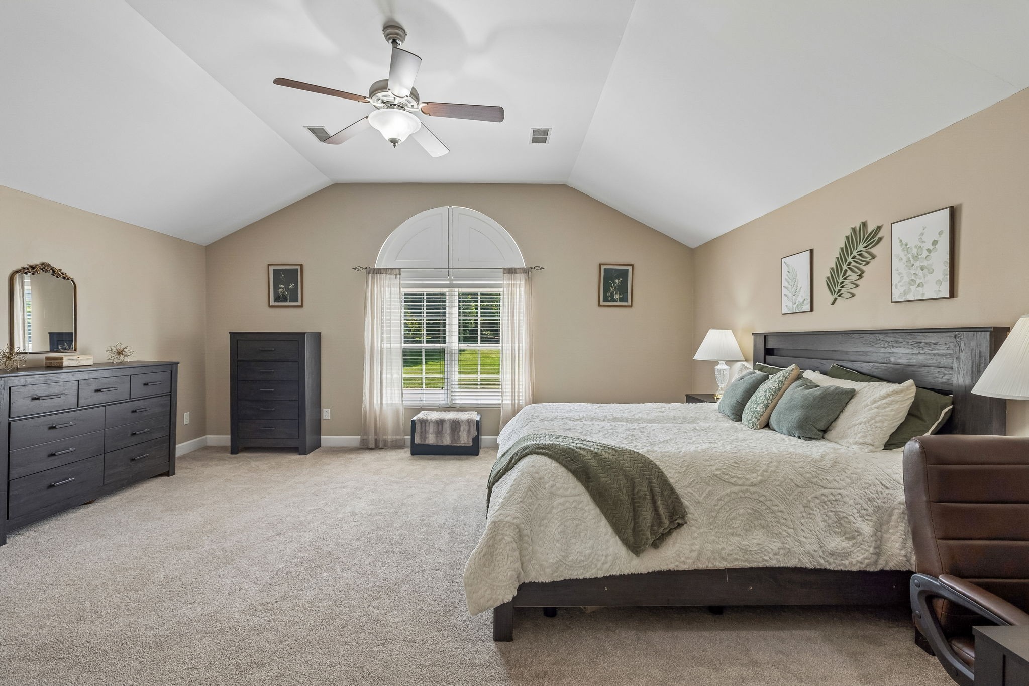2521 Edinburgh Street Property Photo 23