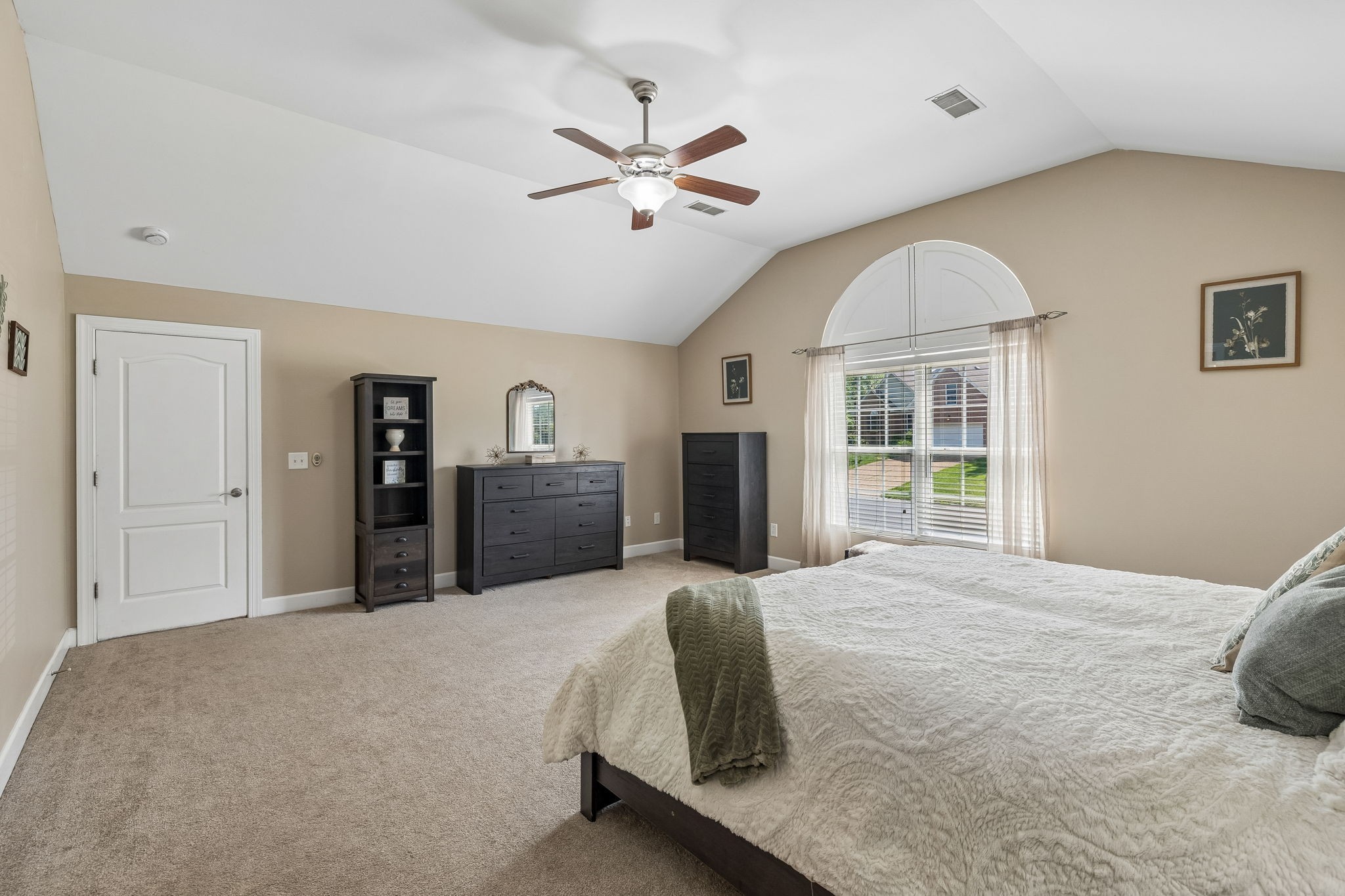 2521 Edinburgh Street Property Photo 24