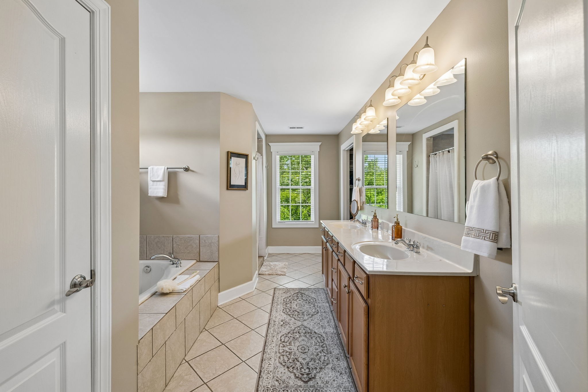 2521 Edinburgh Street Property Photo 25