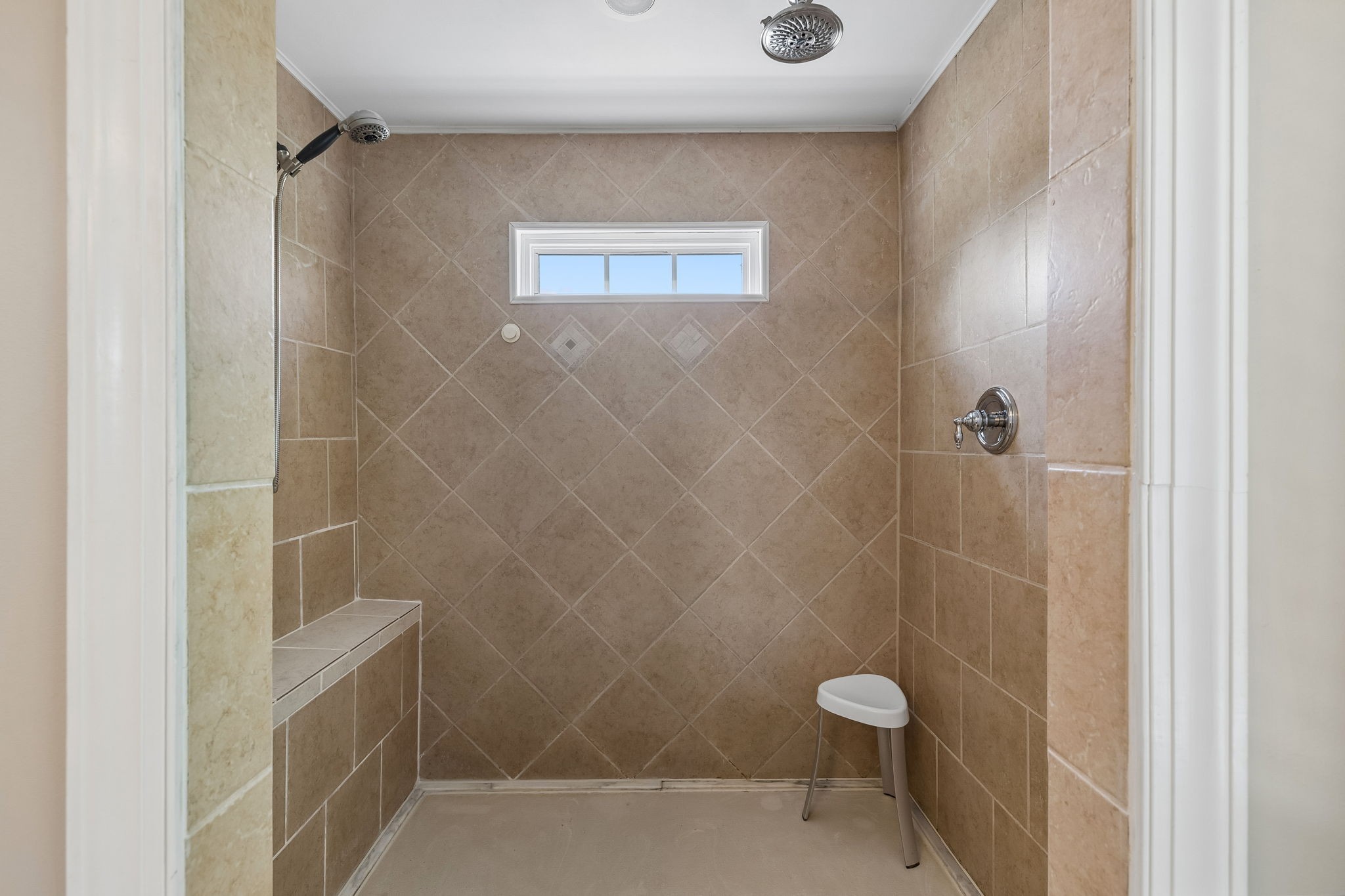 2521 Edinburgh Street Property Photo 27