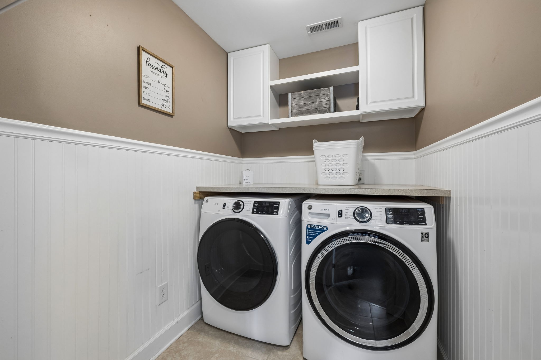 2521 Edinburgh Street Property Photo 33