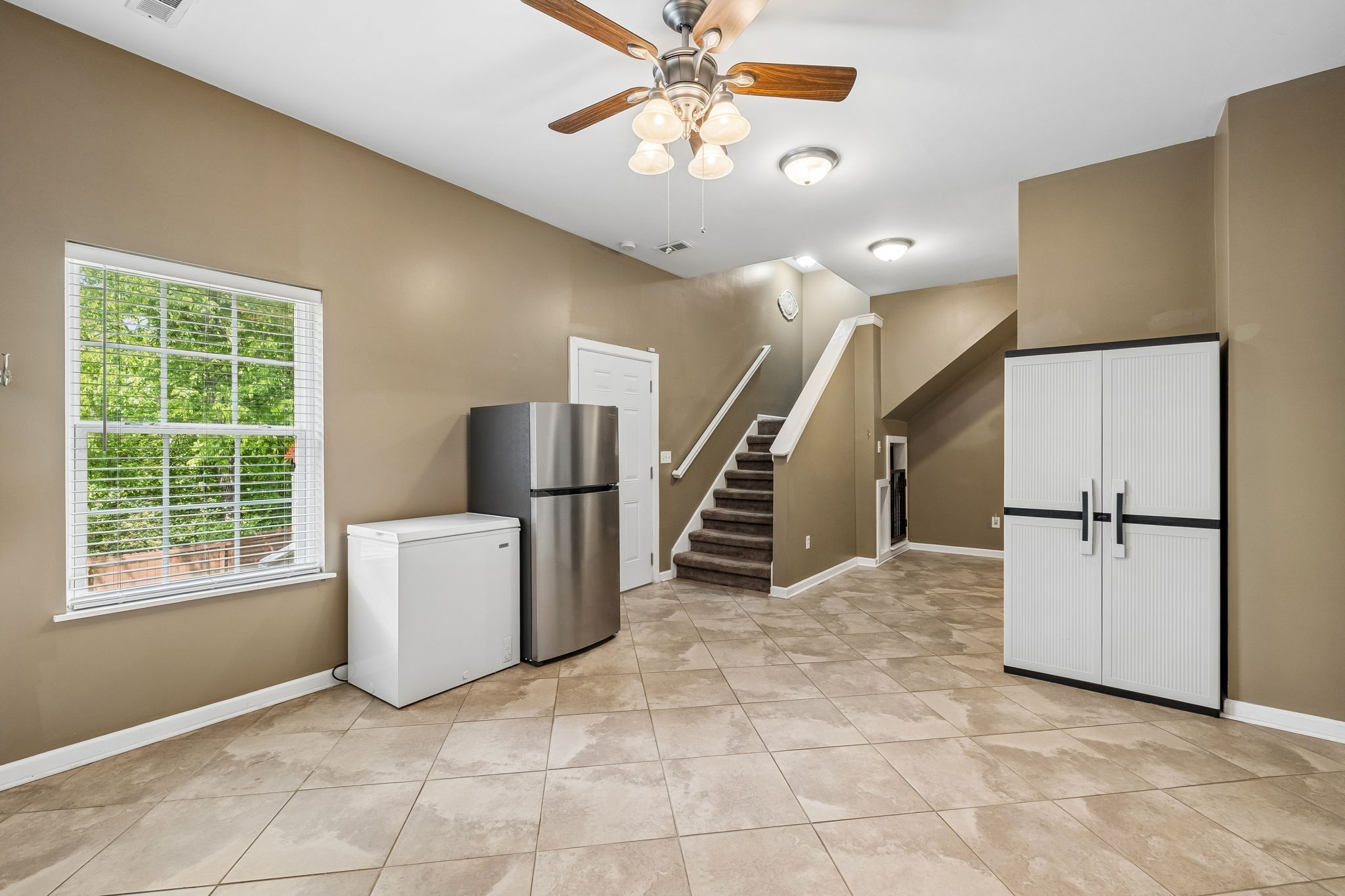 2521 Edinburgh Street Property Photo 34