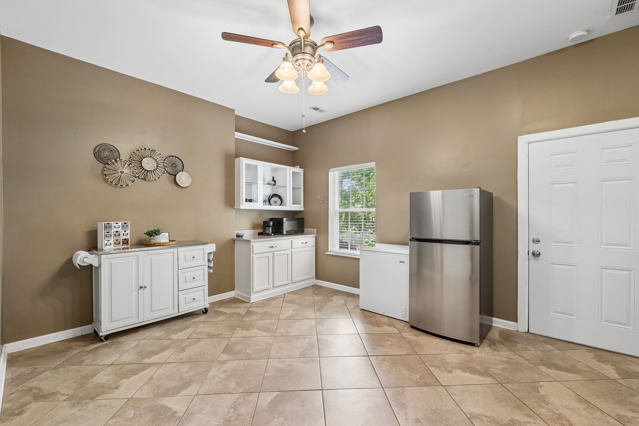 2521 Edinburgh Street Property Photo 35