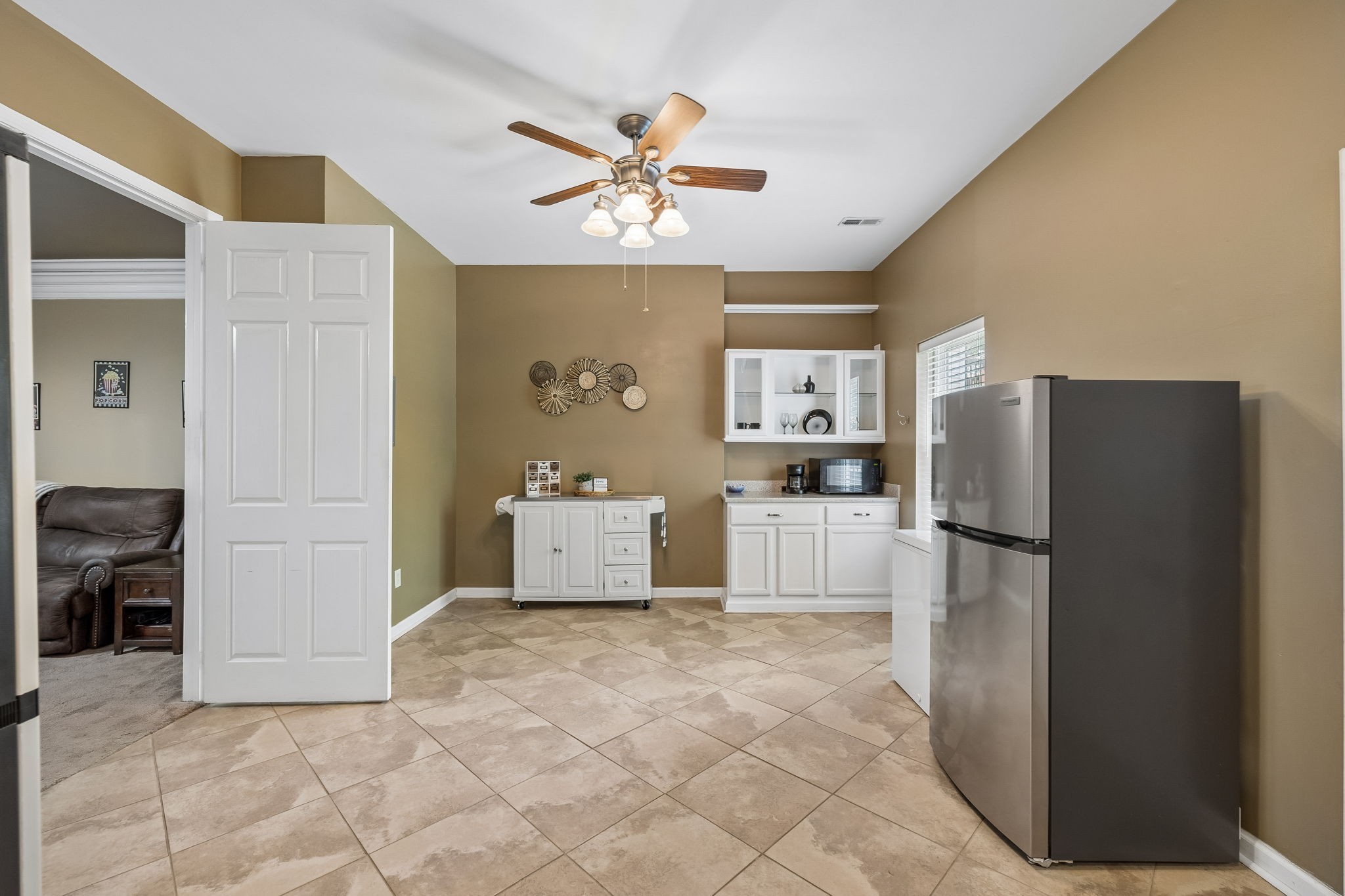 2521 Edinburgh Street Property Photo 36