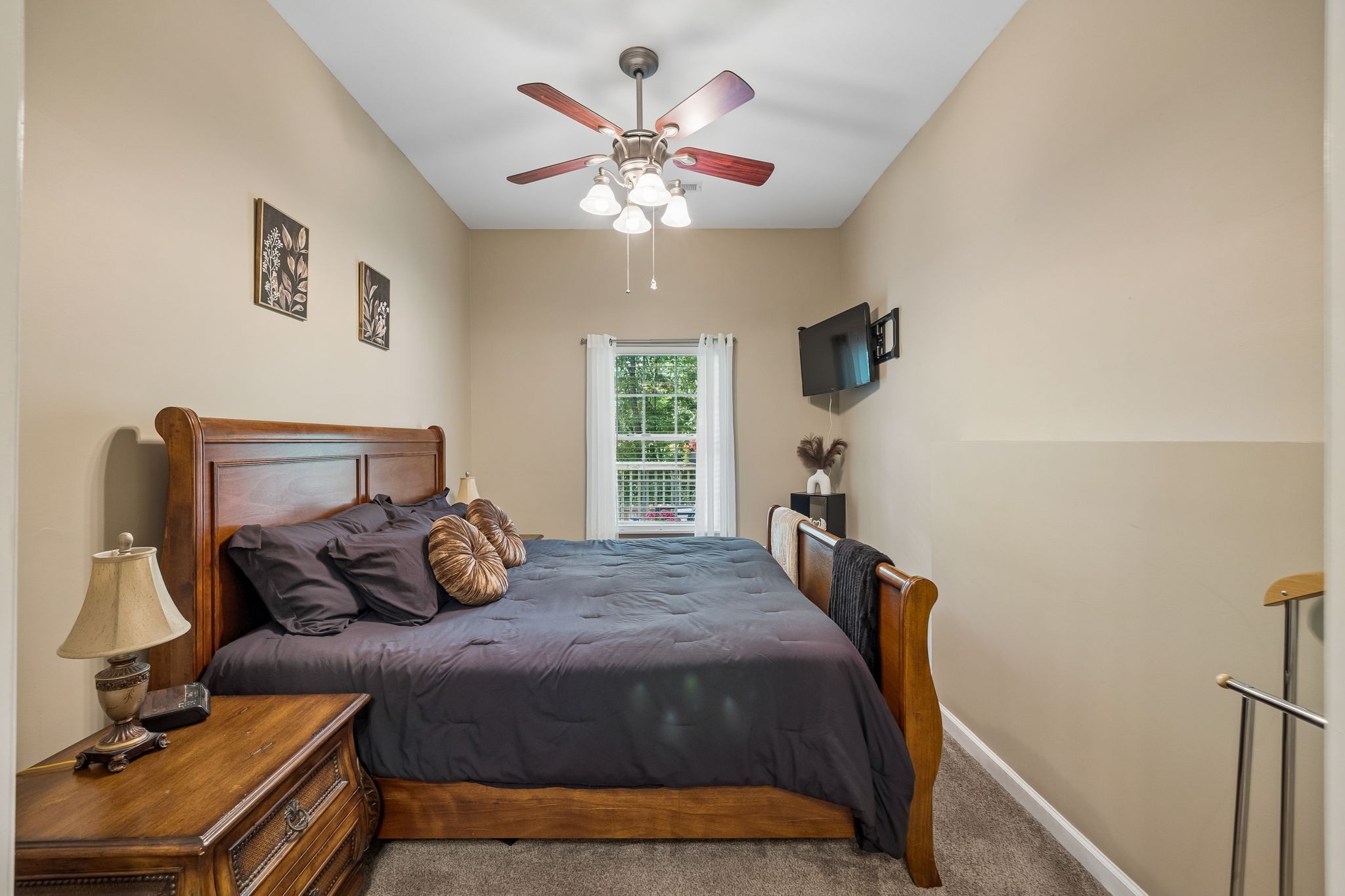2521 Edinburgh Street Property Photo 39