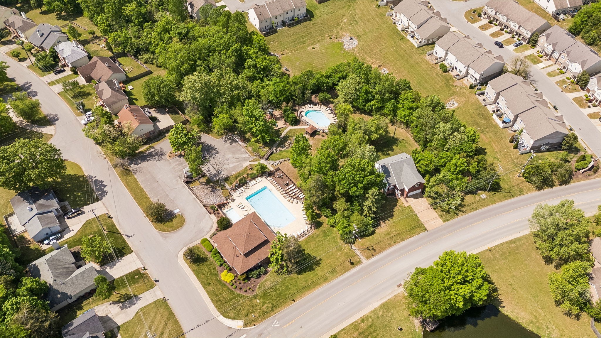 2521 Edinburgh Street Property Photo 61