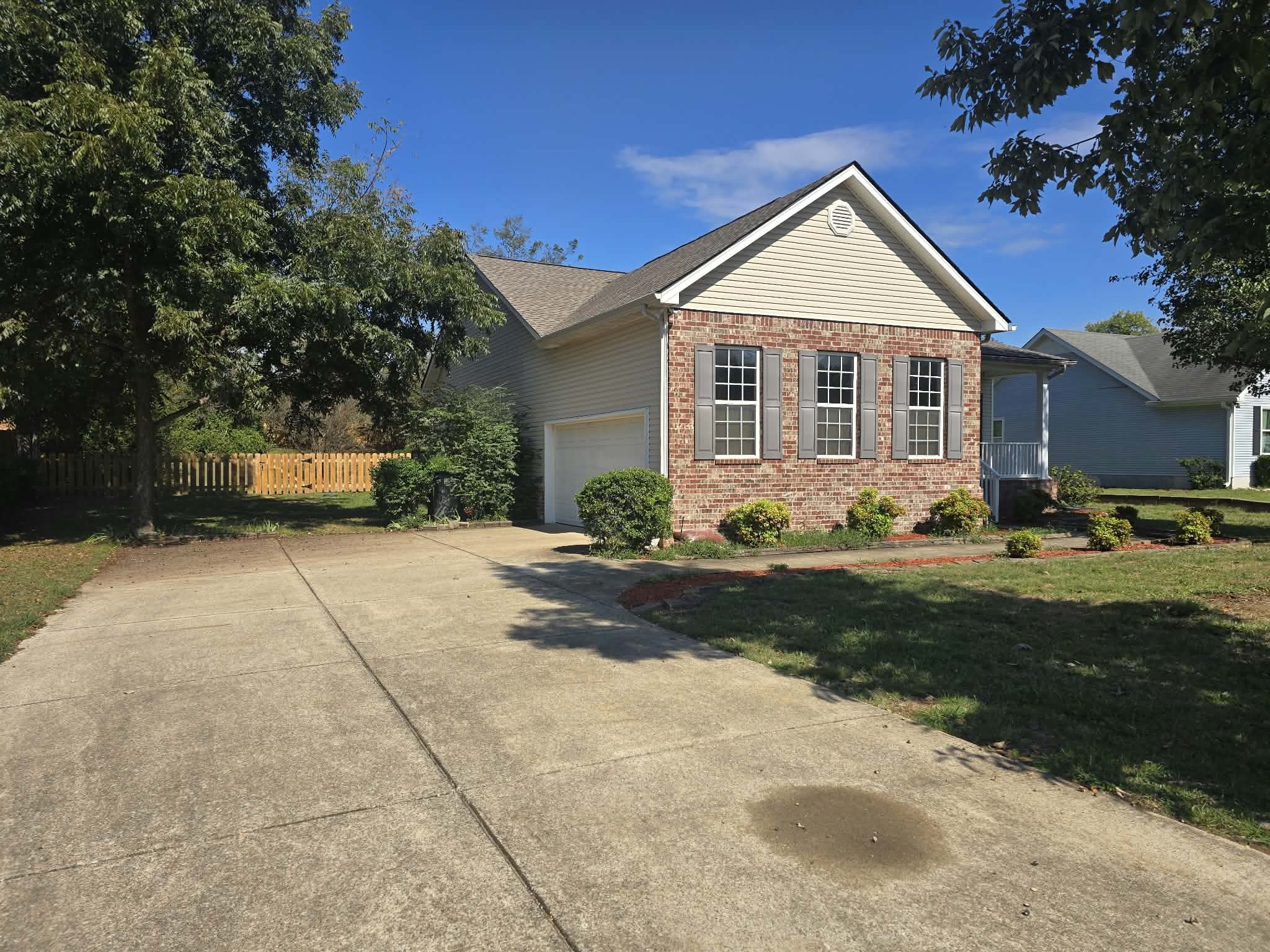 210 Cross Valley Dr Property Photo 1