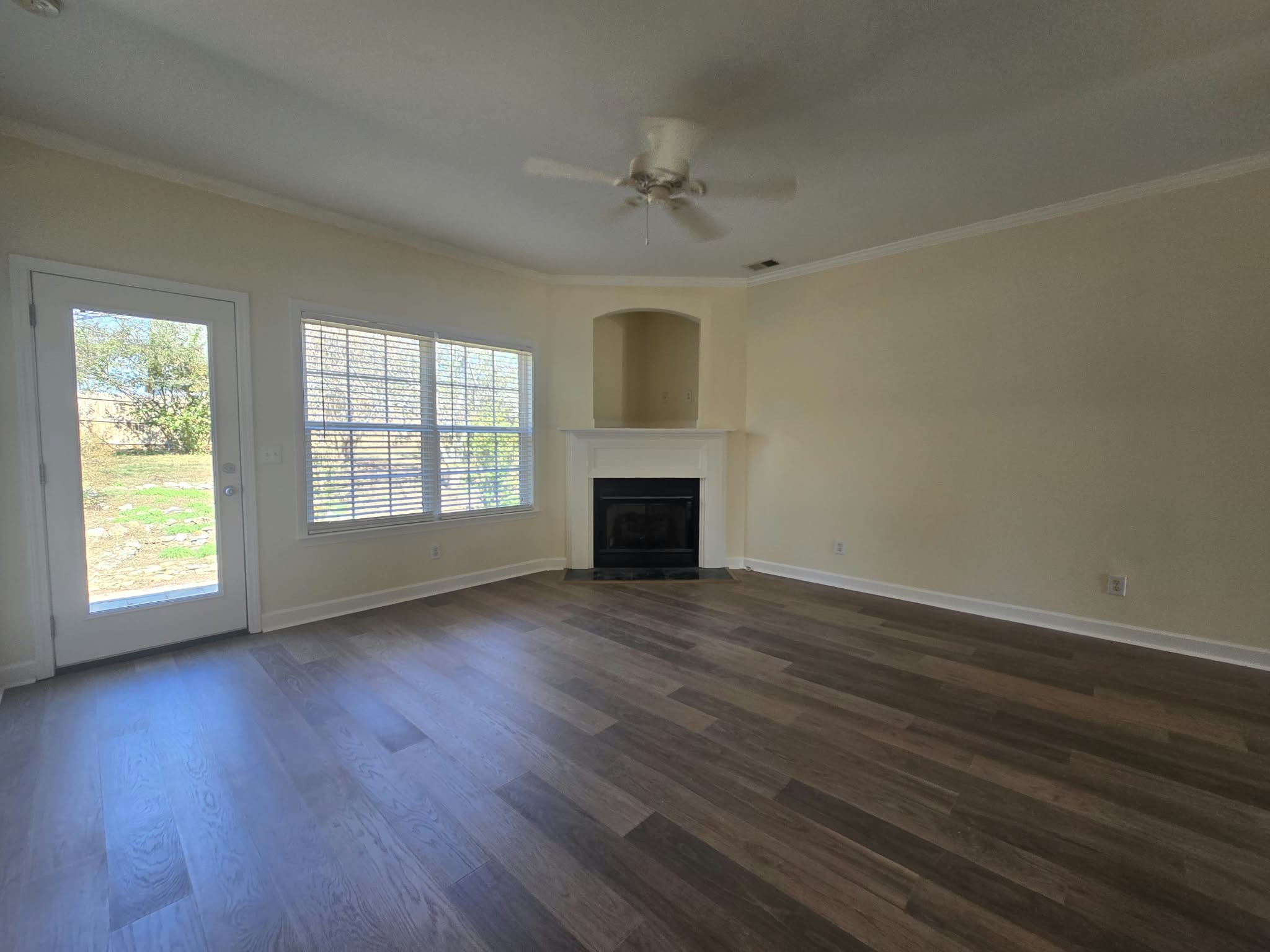 210 Cross Valley Dr Property Photo 5