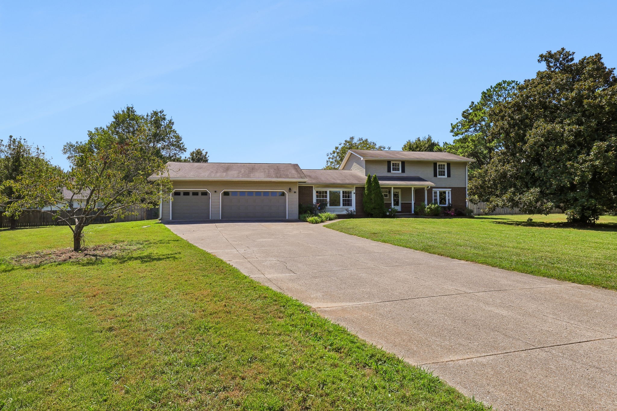 2546 Summit Ct Property Photo 2