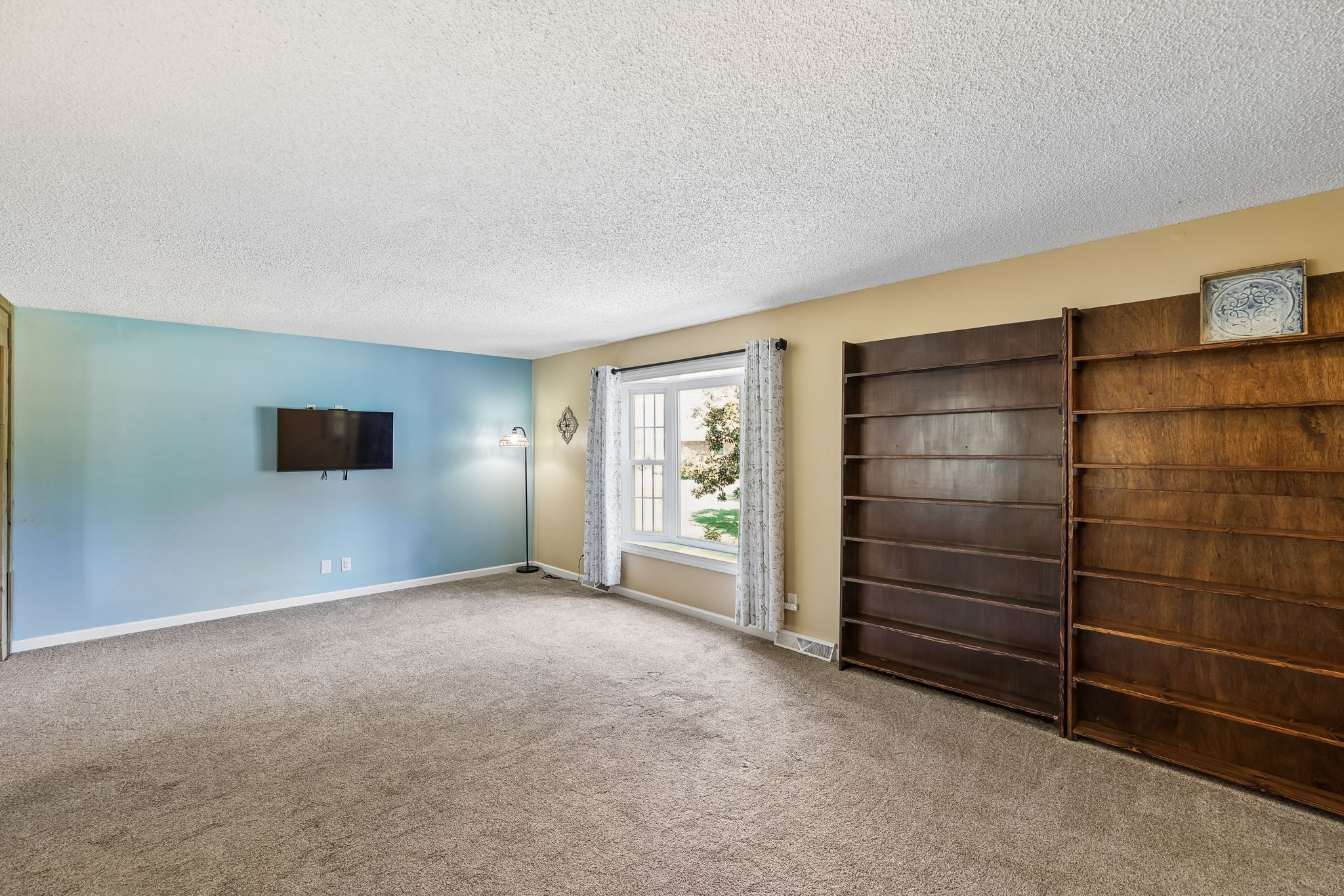 2546 Summit Ct Property Photo 12