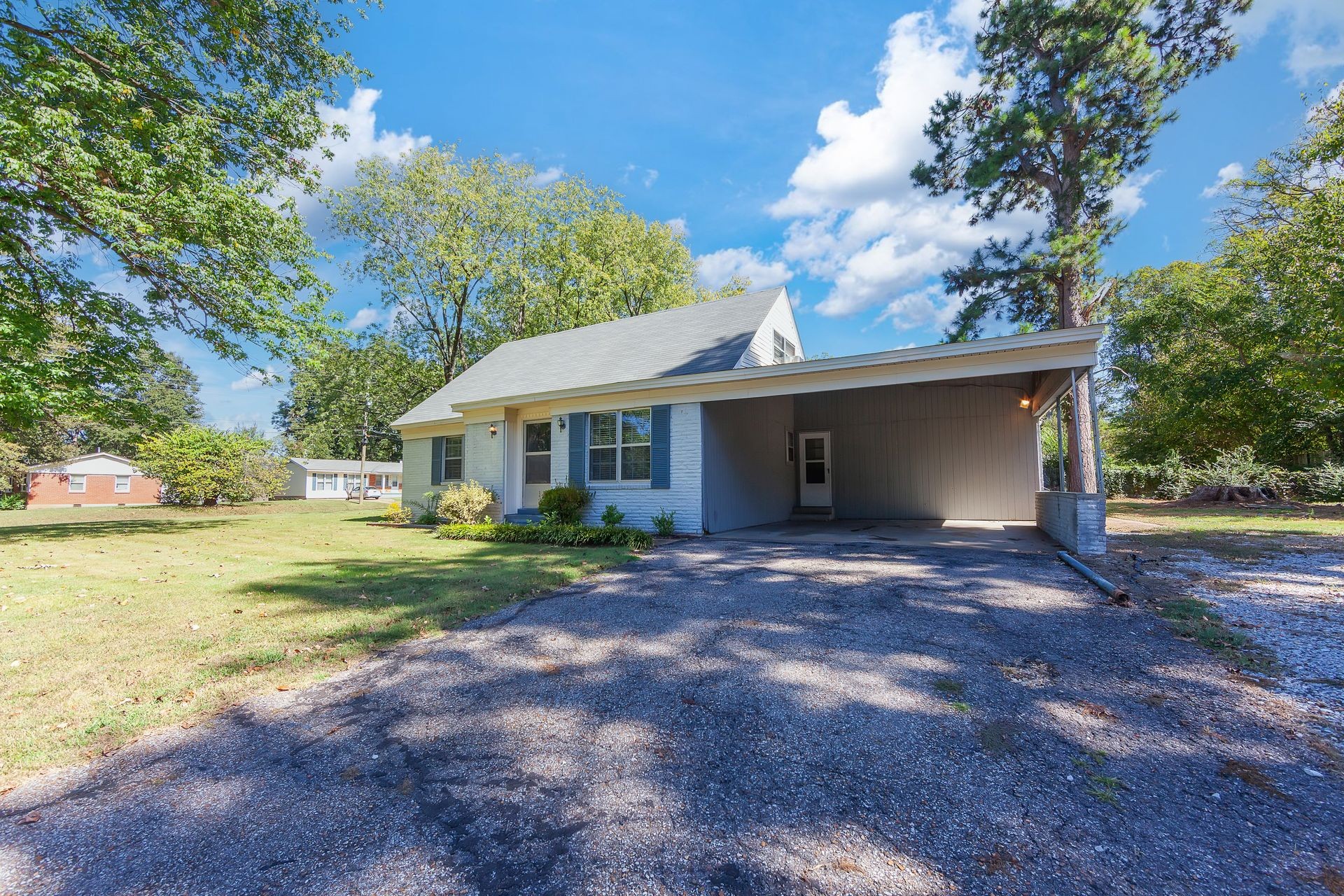566 Pearson Dr Property Photo 2
