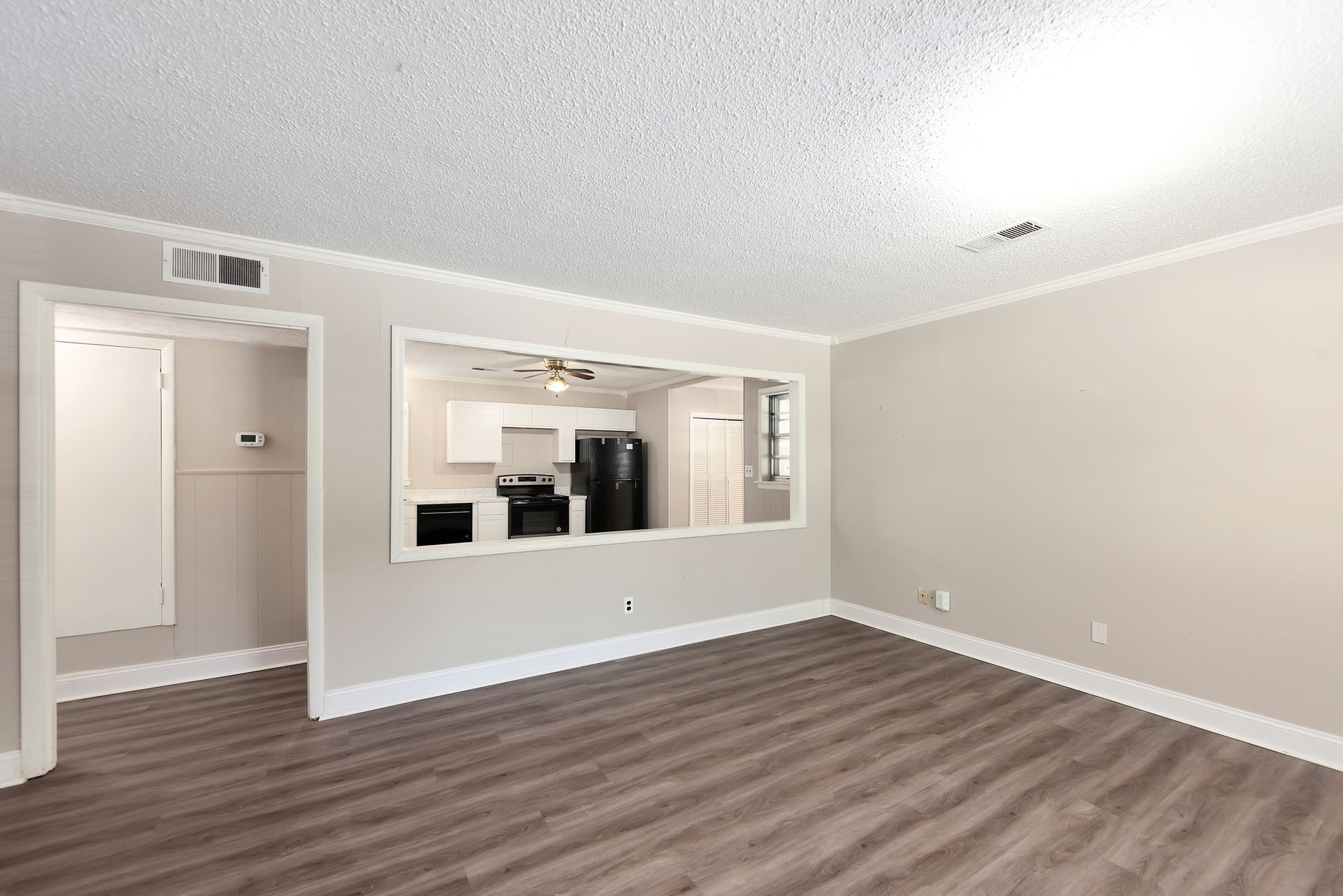 566 Pearson Dr Property Photo 8