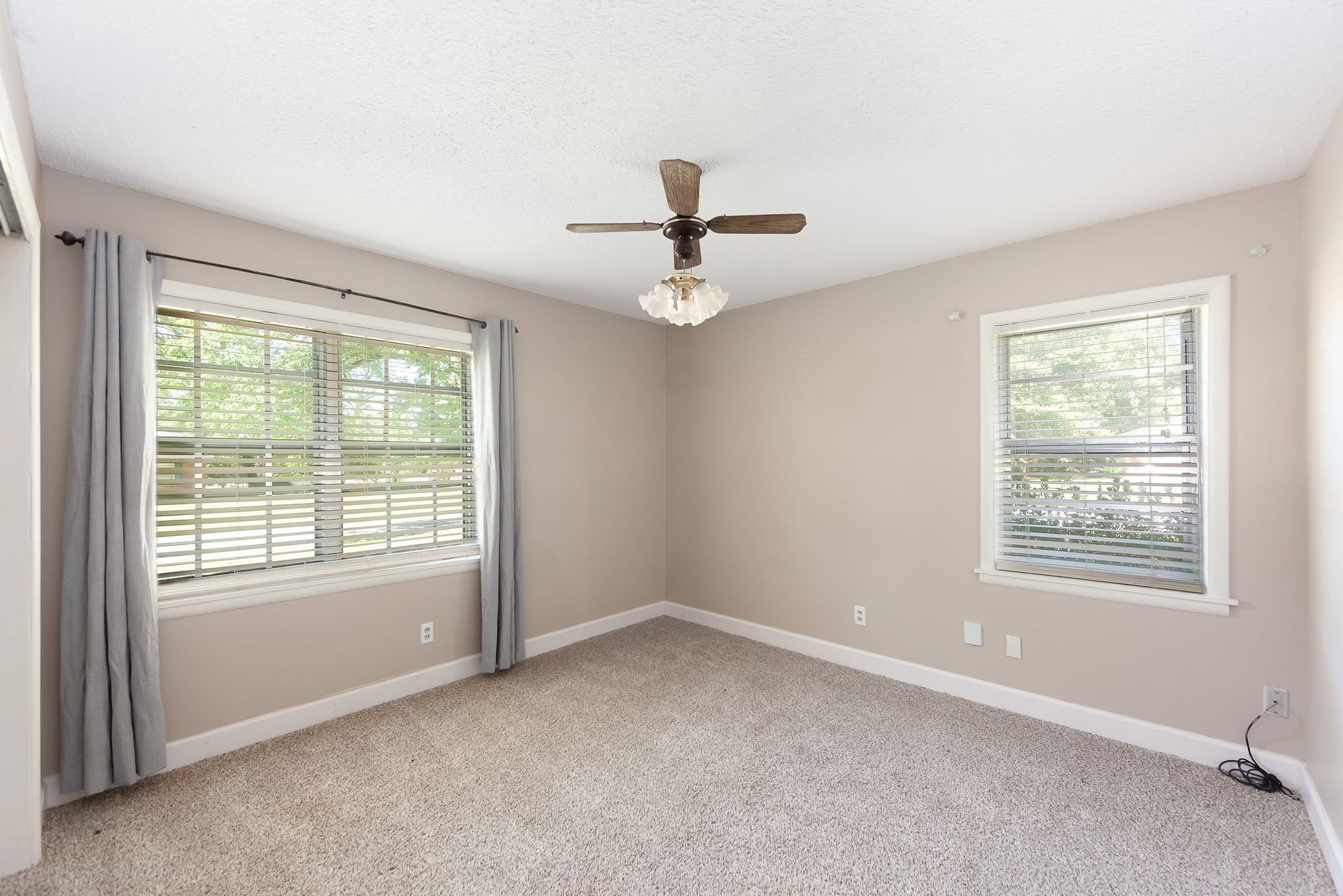 566 Pearson Dr Property Photo 14