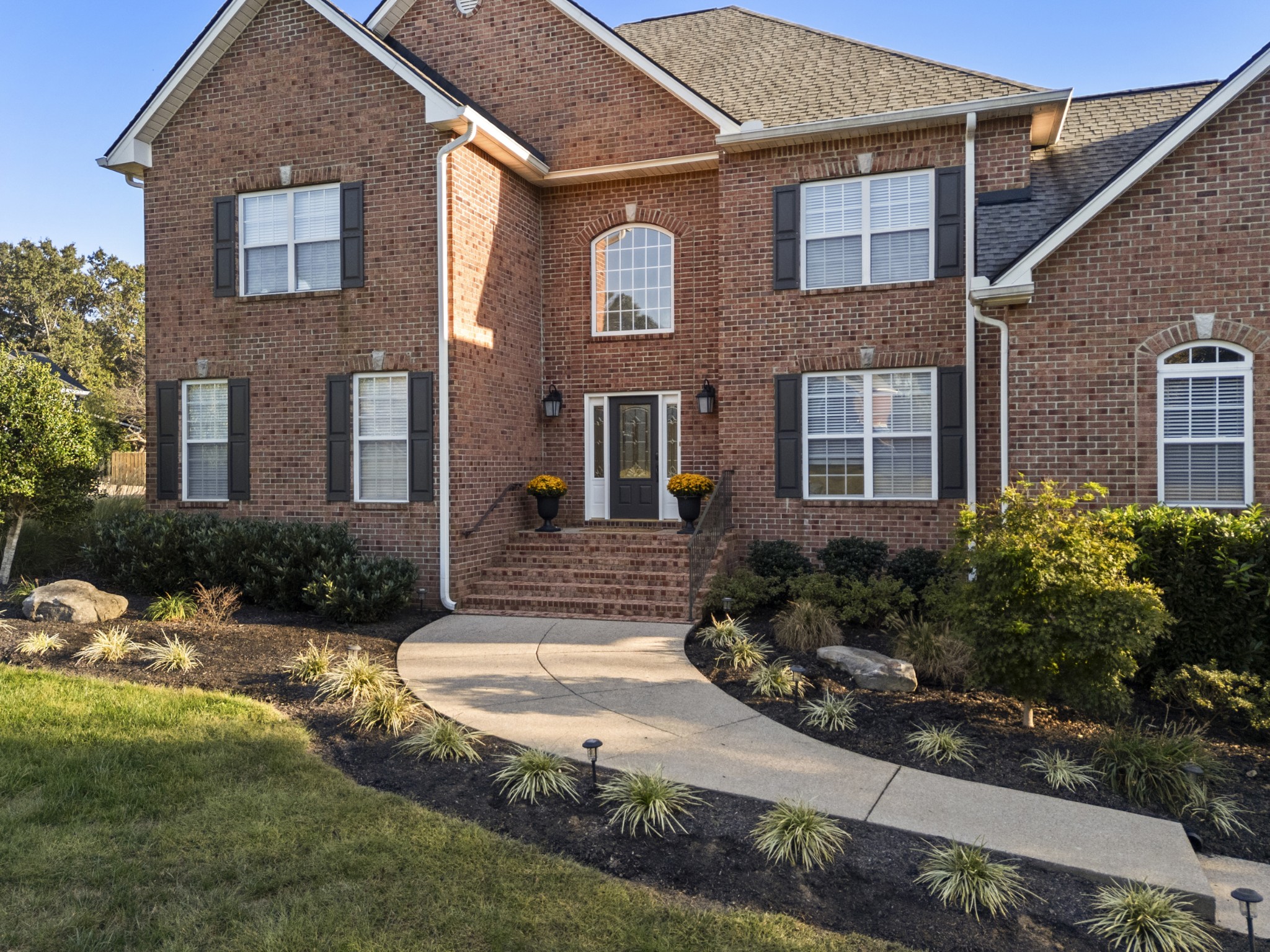 1031 Ridglea Dr Property Photo 5