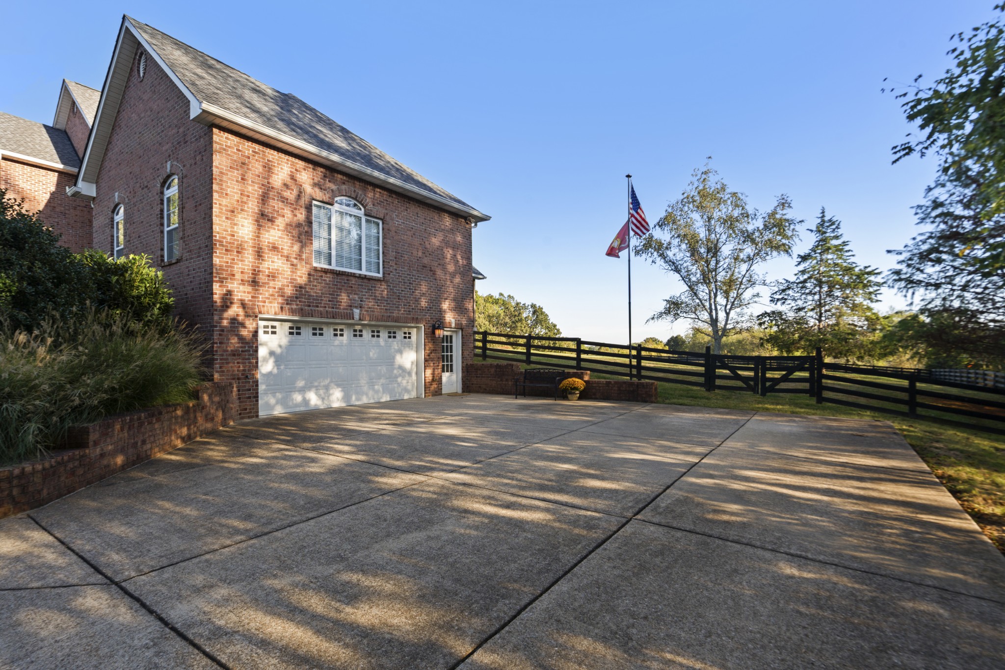 1031 Ridglea Dr Property Photo 36