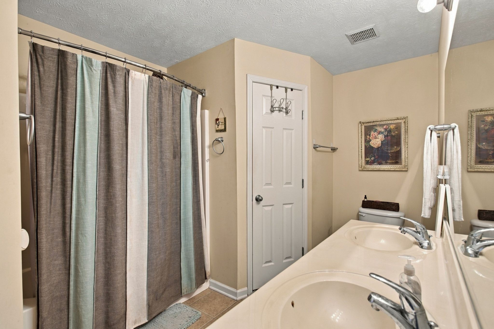 1020 Graham Way Property Photo 16