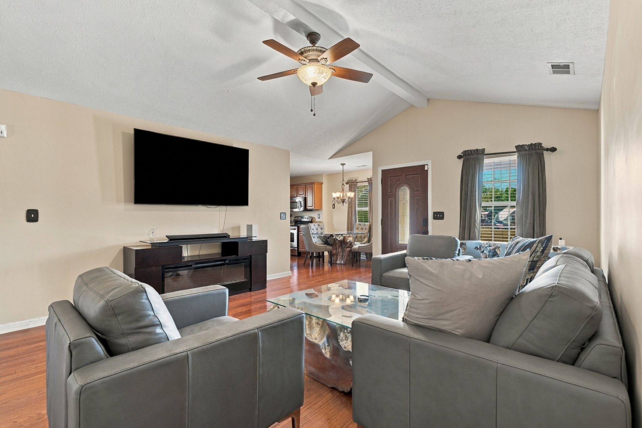 1533 Emerald Bay Blvd Property Photo 5