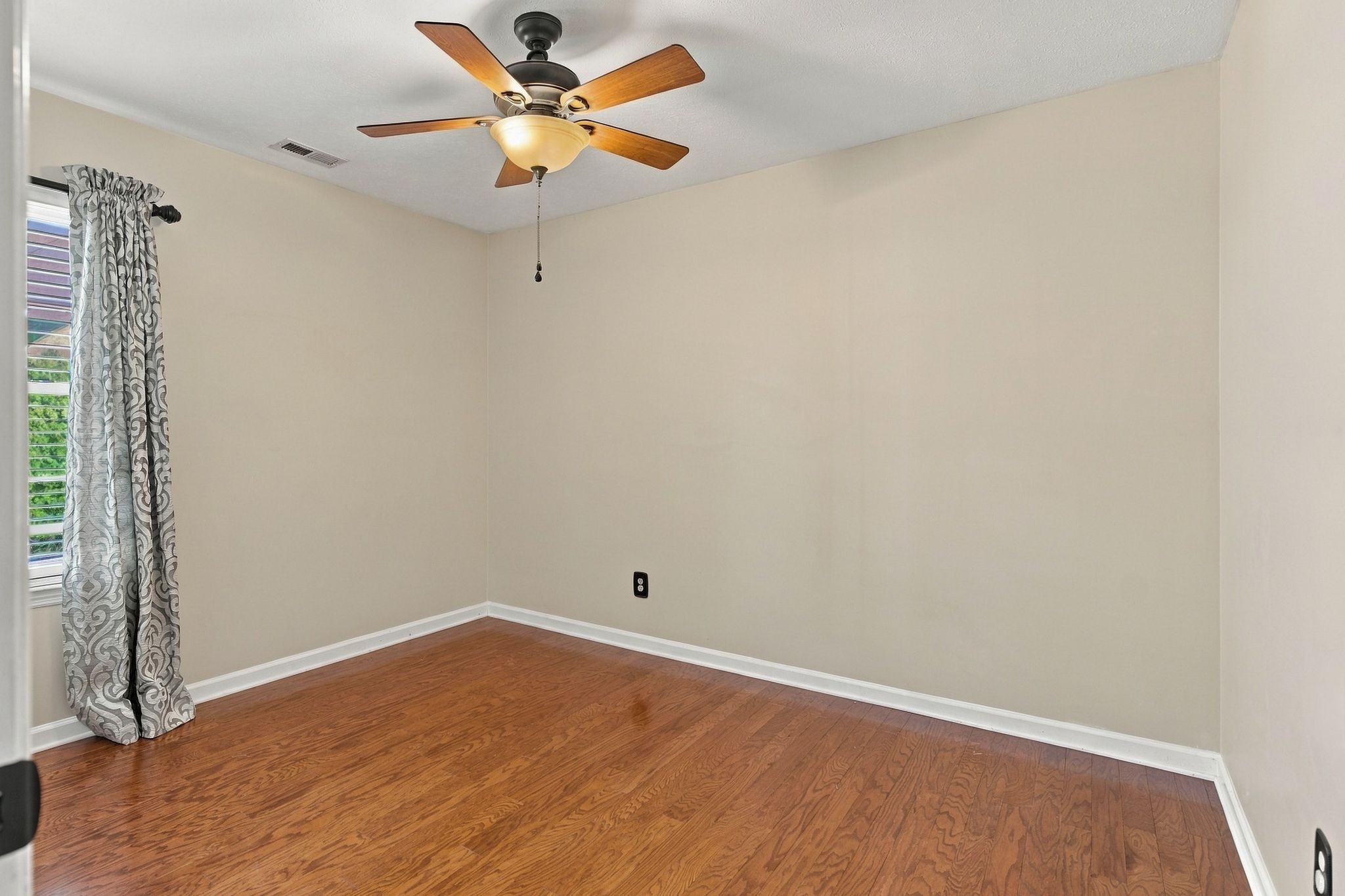 1533 Emerald Bay Blvd Property Photo 17