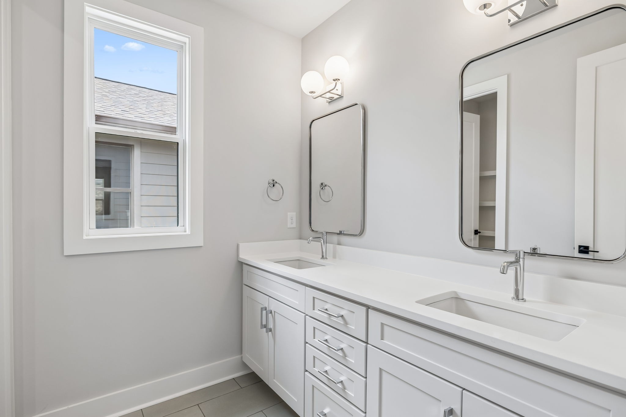 1726 Knowles St Property Photo 32