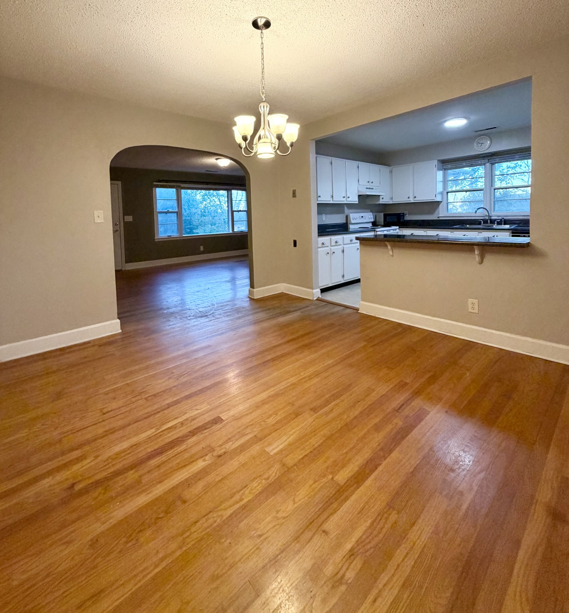 1072 Stanley Ave Property Photo 5